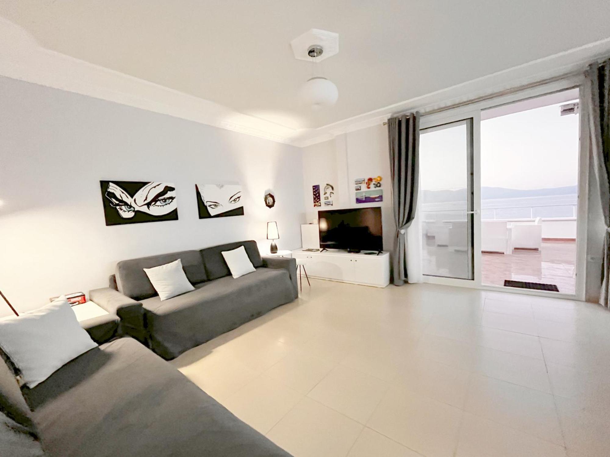 Sky & Sea Viewing Apartment Vlorë 外观 照片