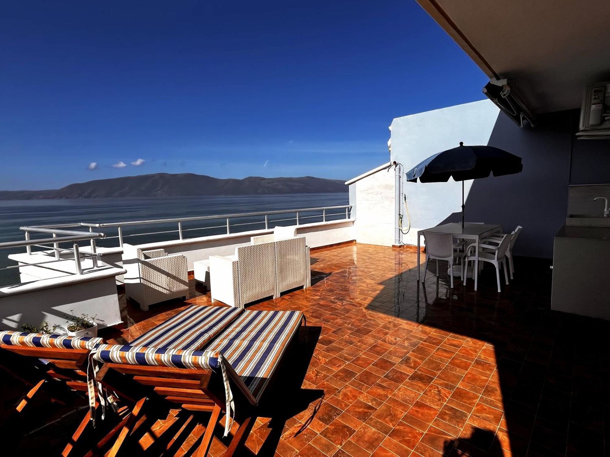 Sky & Sea Viewing Apartment Vlorë 外观 照片
