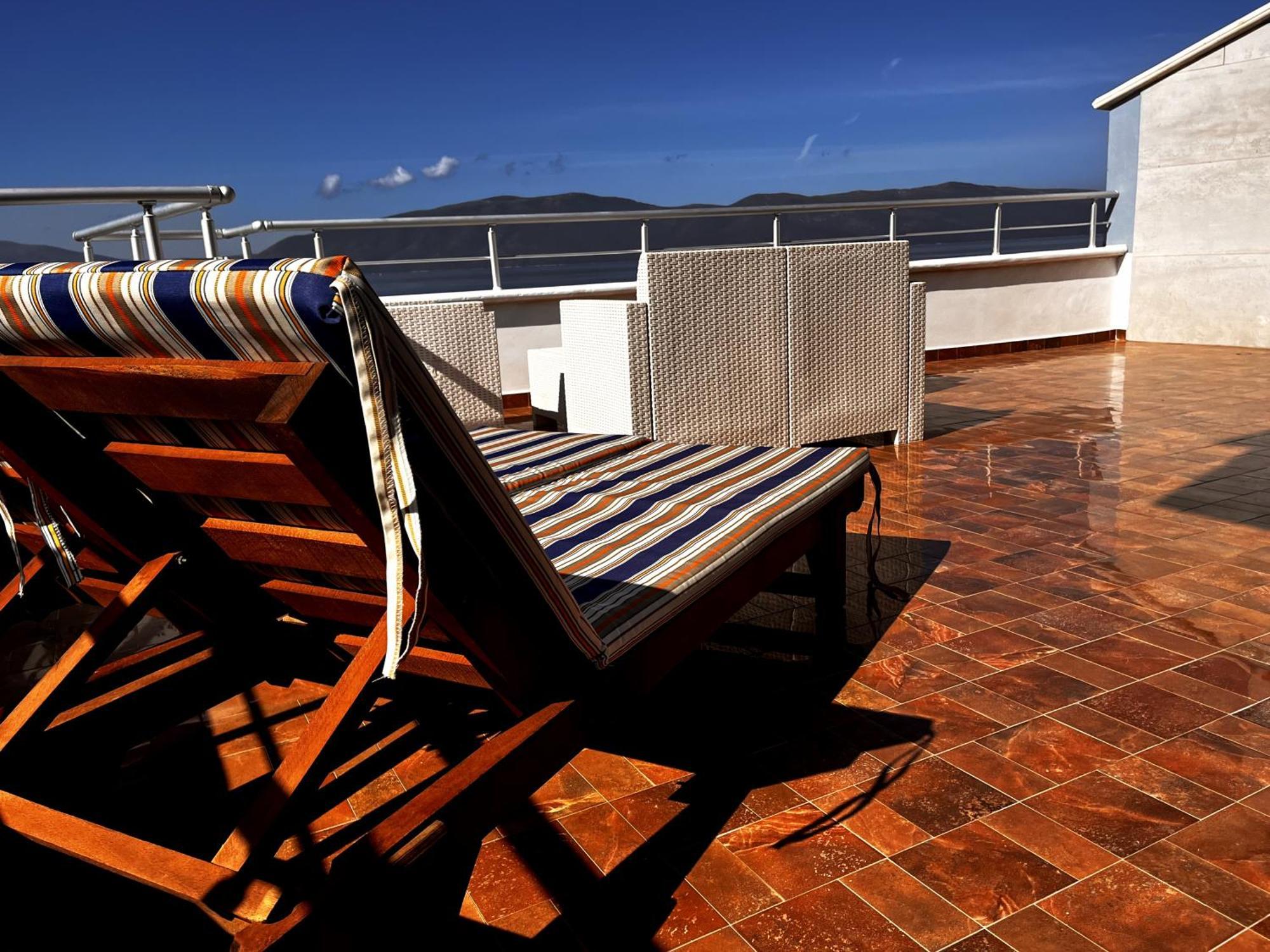 Sky & Sea Viewing Apartment Vlorë 外观 照片