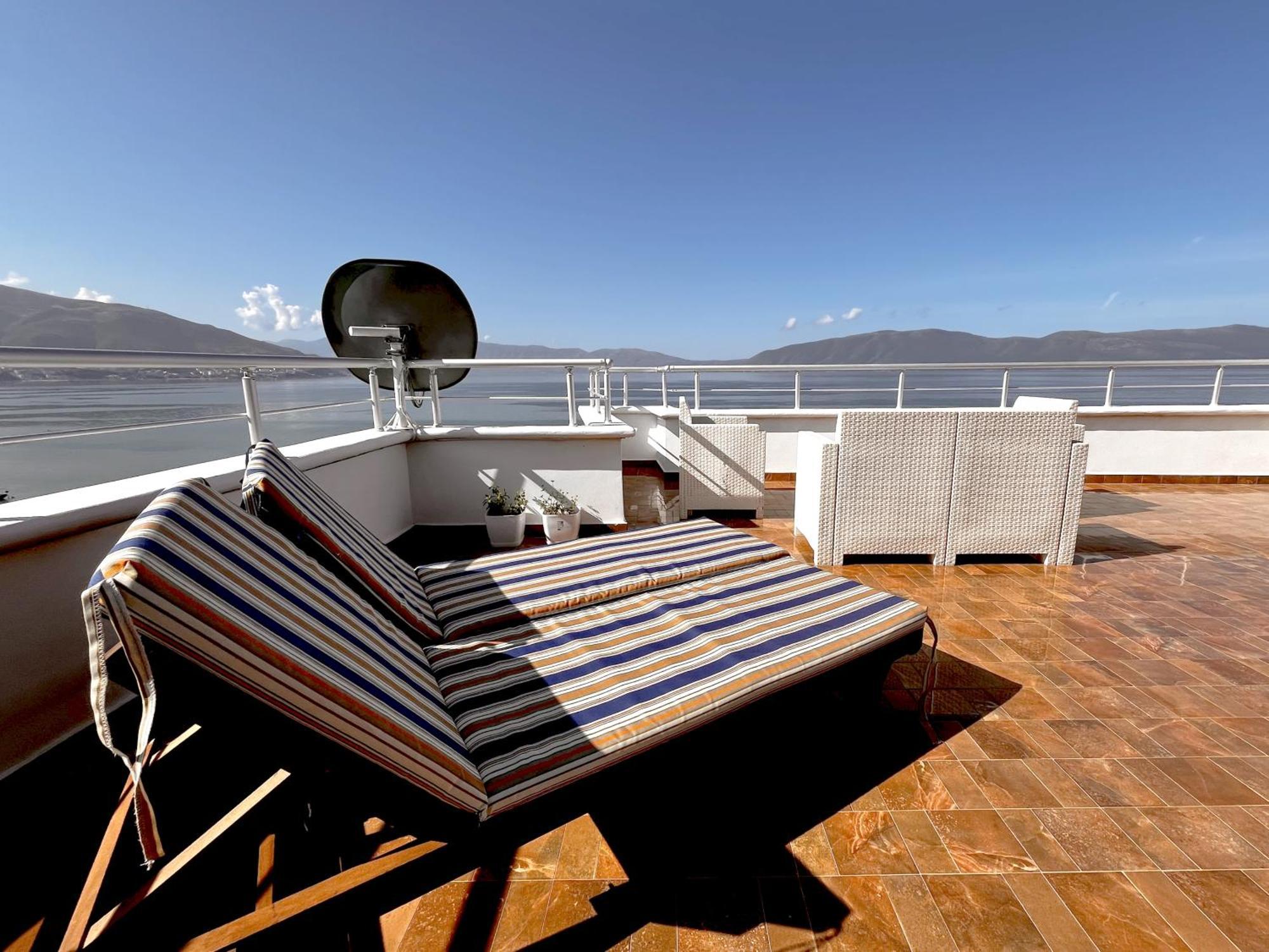 Sky & Sea Viewing Apartment Vlorë 外观 照片